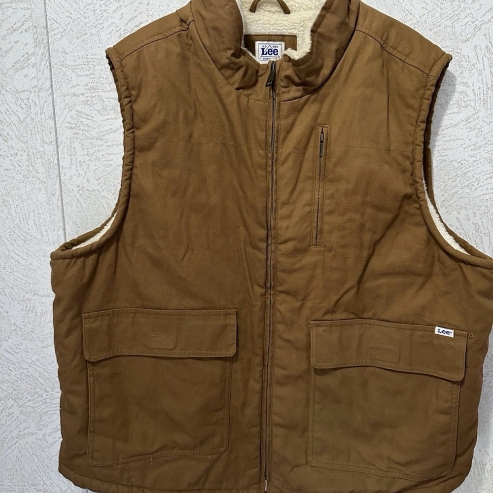 Lee Men's Tan Vest with Pockets